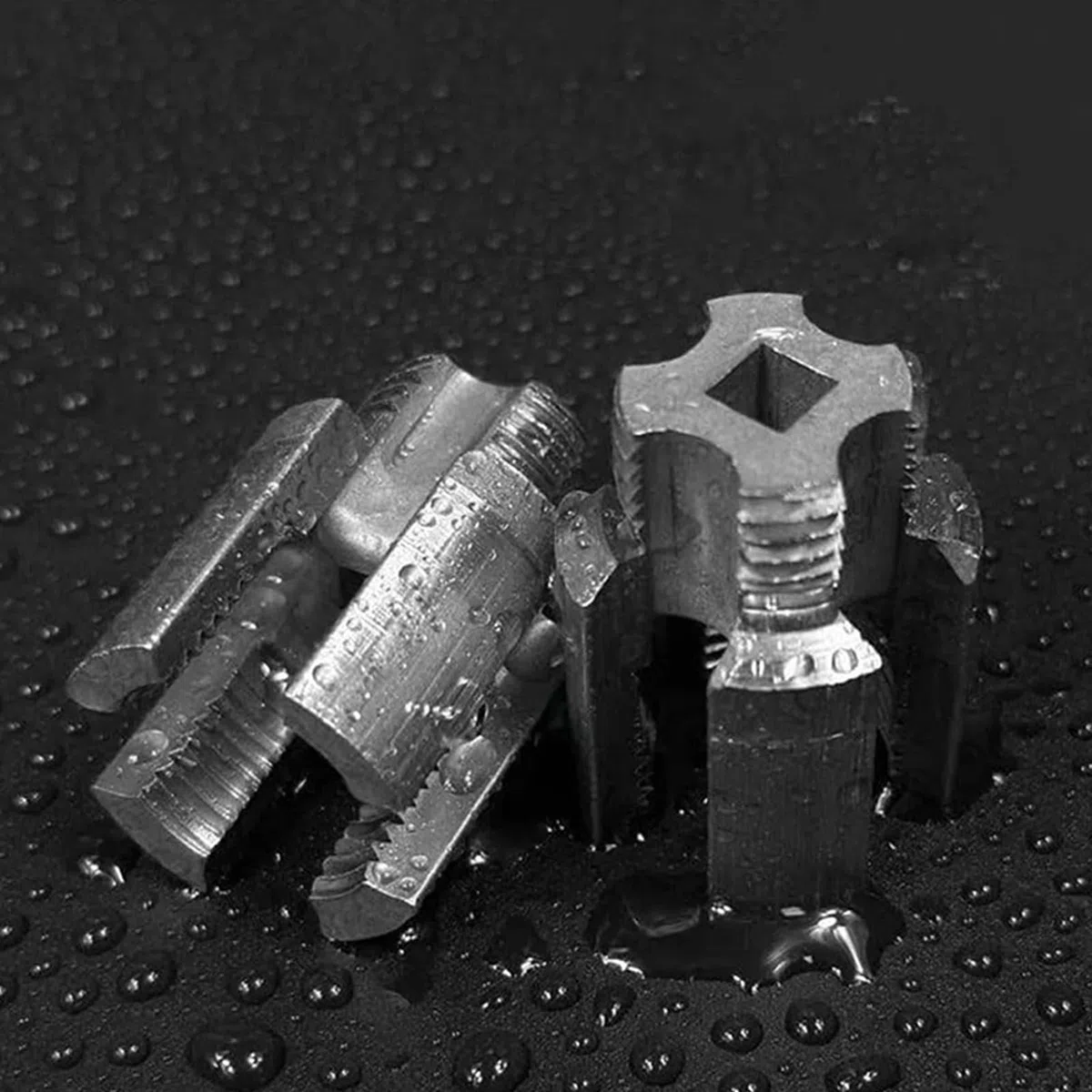 Thread Cutter Tool, 2X Water Pipe Threader, Rethreading Tools, Thread Cutting For Wood, Household Construction, Automotive Workshop, Outdoor Industrial Garden 2.42 inches
